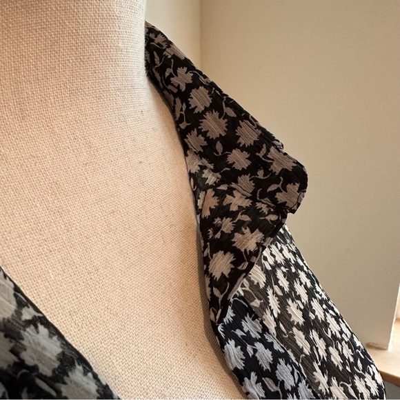 H&M Black and White Floral Flounce Chiffon Blouse - Picture 4 of 7